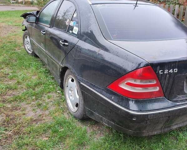Мерседес Ц-Клас 2002 у Києві на Automoto.ua Чорний Мерседес Ц-Клас, об'ємом двигуна 0 л та пробігом 111 тис. км за 800 $, фото 1 на Automoto.ua