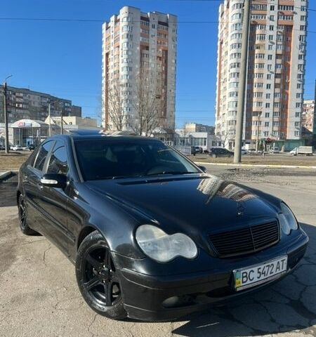Чорний Мерседес Ц-Клас, об'ємом двигуна 1.8 л та пробігом 350 тис. км за 3850 $, фото 1 на Automoto.ua