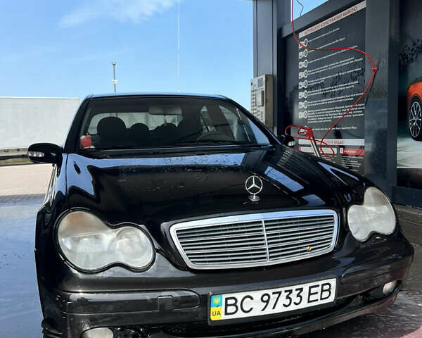 Чорний Мерседес Ц-Клас, об'ємом двигуна 2 л та пробігом 297 тис. км за 4500 $, фото 1 на Automoto.ua
