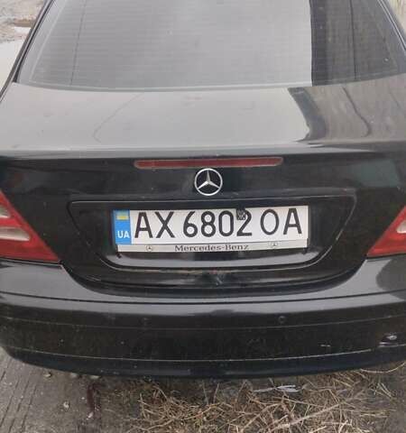 Чорний Мерседес Ц-Клас, об'ємом двигуна 2 л та пробігом 500 тис. км за 4500 $, фото 1 на Automoto.ua