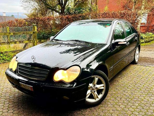 Чорний Мерседес Ц-Клас, об'ємом двигуна 1.8 л та пробігом 287 тис. км за 4300 $, фото 1 на Automoto.ua