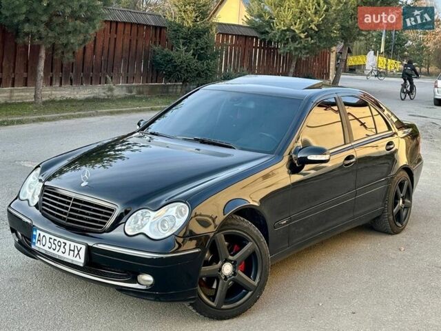 Черный Мерседес Ц-Класс, объемом двигателя 2.15 л и пробегом 200 тыс. км за 5000 $, фото 1 на Automoto.ua