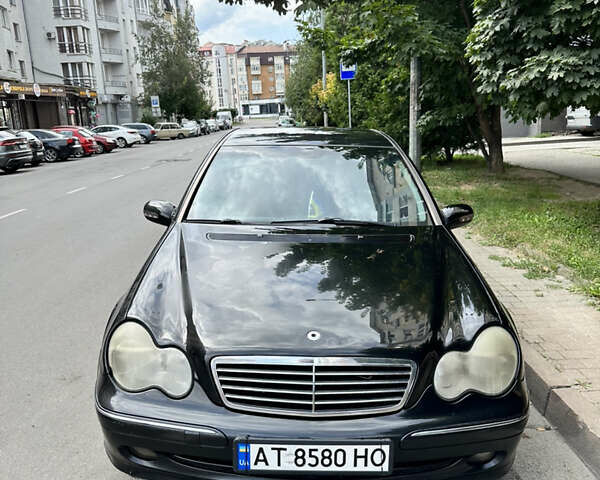 Черный Мерседес Ц-Класс, объемом двигателя 2.7 л и пробегом 390 тыс. км за 5000 $, фото 1 на Automoto.ua