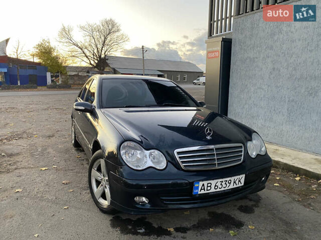 Мерседес Ц-Класс 2004 в Балте на Automoto.ua Черный Мерседес Ц-Класс, объемом двигателя 1.8 л и пробегом 302 тыс. км за 6100 $, фото 1 на Automoto.ua