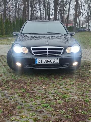 Чорний Мерседес Ц-Клас, об'ємом двигуна 2.2 л та пробігом 269 тис. км за 5850 $, фото 1 на Automoto.ua