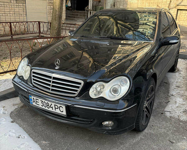 Чорний Мерседес Ц-Клас, об'ємом двигуна 2.6 л та пробігом 3 тис. км за 8500 $, фото 1 на Automoto.ua