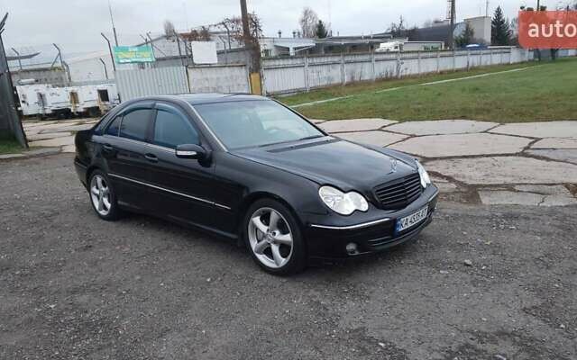 Черный Мерседес Ц-Класс, объемом двигателя 1.8 л и пробегом 390 тыс. км за 4700 $, фото 1 на Automoto.ua