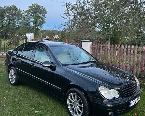 Чорний Мерседес Ц-Клас, об'ємом двигуна 2.2 л та пробігом 300 тис. км за 5000 $, фото 1 на Automoto.ua