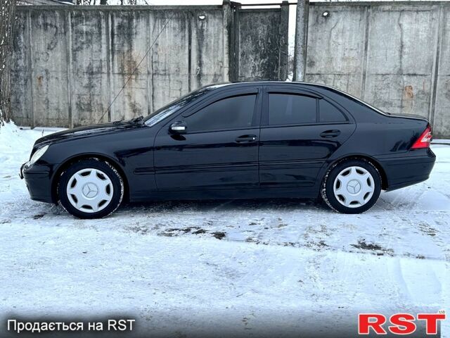 Чорний Мерседес Ц-Клас, об'ємом двигуна 1.8 л та пробігом 27500 тис. км за 4950 $, фото 1 на Automoto.ua