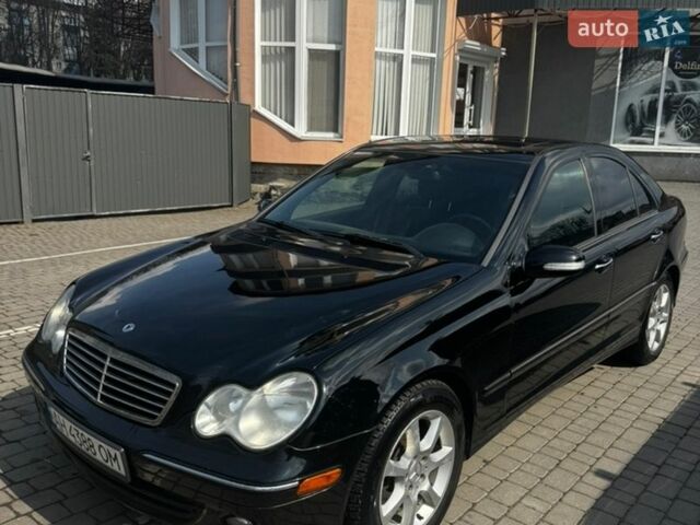 Чорний Мерседес Ц-Клас, об'ємом двигуна 3 л та пробігом 170 тис. км за 6500 $, фото 1 на Automoto.ua