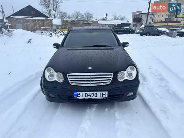 Черный Мерседес Ц-Класс, объемом двигателя 1.8 л и пробегом 284 тыс. км за 6500 $, фото 1 на Automoto.ua