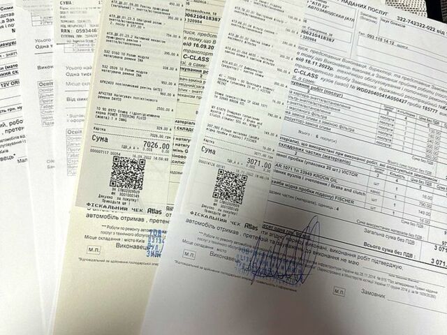 Черный Мерседес Ц-Класс, объемом двигателя 3 л и пробегом 210 тыс. км за 8600 $, фото 1 на Automoto.ua
