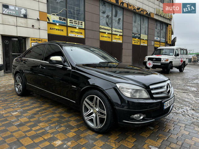 Черный Мерседес Ц-Класс, объемом двигателя 1.8 л и пробегом 165 тыс. км за 8400 $, фото 1 на Automoto.ua