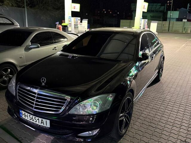 Чорний Мерседес Ц-Клас, об'ємом двигуна 5.5 л та пробігом 217 тис. км за 8500 $, фото 1 на Automoto.ua