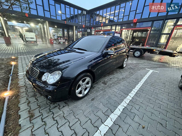 Чорний Мерседес Ц-Клас, об'ємом двигуна 1.8 л та пробігом 206 тис. км за 5500 $, фото 1 на Automoto.ua