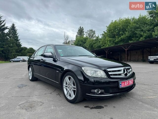 Чорний Мерседес Ц-Клас, об'ємом двигуна 1.8 л та пробігом 232 тис. км за 8500 $, фото 1 на Automoto.ua