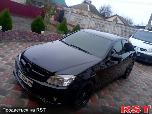 Чорний Мерседес Ц-Клас, об'ємом двигуна 3.5 л та пробігом 158 тис. км за 10300 $, фото 1 на Automoto.ua