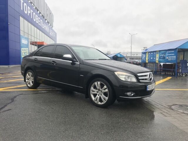 Черный Мерседес Ц-Класс, объемом двигателя 1.8 л и пробегом 137 тыс. км за 8900 $, фото 1 на Automoto.ua