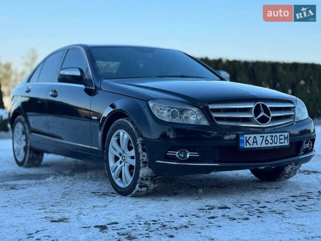 Чорний Мерседес Ц-Клас, об'ємом двигуна 3 л та пробігом 220 тис. км за 8900 $, фото 1 на Automoto.ua