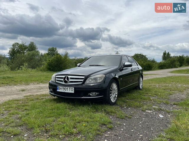 Чорний Мерседес Ц-Клас, об'ємом двигуна 1.8 л та пробігом 266 тис. км за 9800 $, фото 1 на Automoto.ua