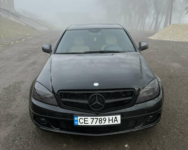 Черный Мерседес Ц-Класс, объемом двигателя 3 л и пробегом 250 тыс. км за 9500 $, фото 1 на Automoto.ua
