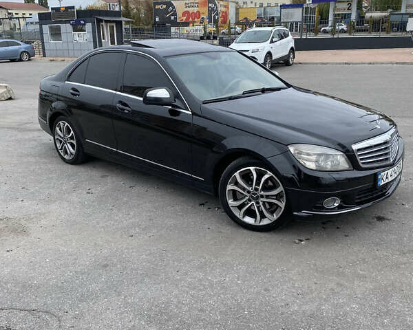 Мерседес Ц-Клас 2008 у Василькове на Automoto.ua Чорний Мерседес Ц-Клас, об'ємом двигуна 3 л та пробігом 300 тис. км за 8800 $, фото 1 на Automoto.ua