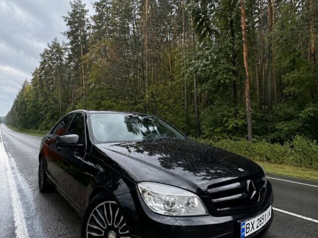 Чорний Мерседес Ц-Клас, об'ємом двигуна 1.8 л та пробігом 285 тис. км за 8200 $, фото 1 на Automoto.ua