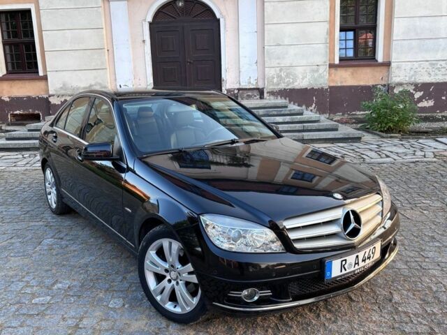 Чорний Мерседес Ц-Клас, об'ємом двигуна 1.8 л та пробігом 247 тис. км за 2500 $, фото 1 на Automoto.ua
