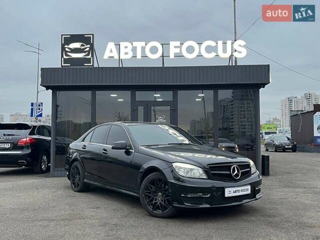 Черный Мерседес Ц-Класс, объемом двигателя 1.8 л и пробегом 256 тыс. км за 8990 $, фото 1 на Automoto.ua