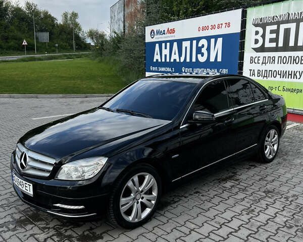 Чорний Мерседес Ц-Клас, об'ємом двигуна 2.99 л та пробігом 302 тис. км за 10850 $, фото 1 на Automoto.ua