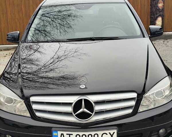 Чорний Мерседес Ц-Клас, об'ємом двигуна 2.1 л та пробігом 350 тис. км за 10800 $, фото 1 на Automoto.ua