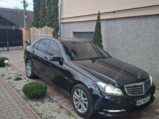 Чорний Мерседес Ц-Клас, об'ємом двигуна 1.8 л та пробігом 270 тис. км за 13150 $, фото 1 на Automoto.ua
