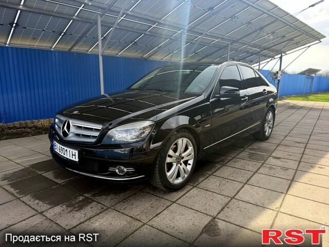 Чорний Мерседес Ц-Клас, об'ємом двигуна 2.1 л та пробігом 201 тис. км за 10200 $, фото 1 на Automoto.ua