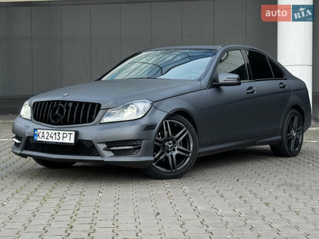 Чорний Мерседес Ц-Клас, об'ємом двигуна 3 л та пробігом 314 тис. км за 9900 $, фото 1 на Automoto.ua