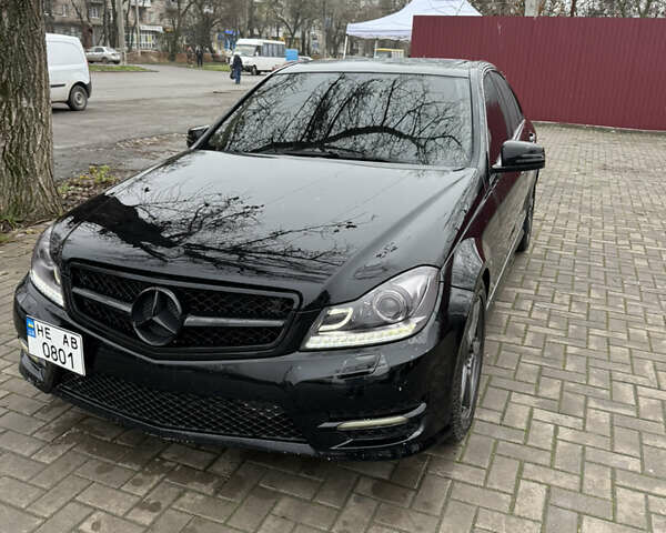 Чорний Мерседес Ц-Клас, об'ємом двигуна 1.8 л та пробігом 163 тис. км за 12599 $, фото 1 на Automoto.ua