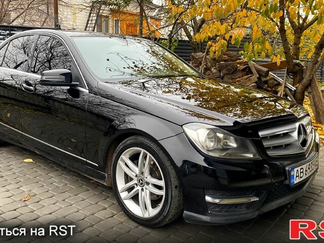 Чорний Мерседес Ц-Клас, об'ємом двигуна 1.8 л та пробігом 270 тис. км за 11700 $, фото 1 на Automoto.ua