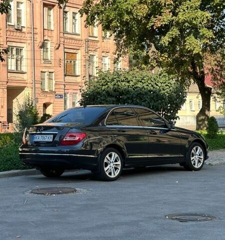 Черный Мерседес Ц-Класс, объемом двигателя 1.8 л и пробегом 169 тыс. км за 12800 $, фото 1 на Automoto.ua