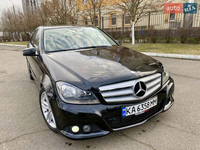 Чорний Мерседес Ц-Клас, об'ємом двигуна 1.8 л та пробігом 135 тис. км за 9900 $, фото 1 на Automoto.ua