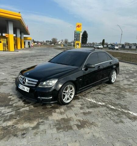 Чорний Мерседес Ц-Клас, об'ємом двигуна 1.8 л та пробігом 165 тис. км за 10700 $, фото 1 на Automoto.ua
