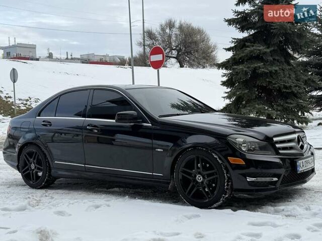 Черный Мерседес Ц-Класс, объемом двигателя 1.8 л и пробегом 151 тыс. км за 8500 $, фото 1 на Automoto.ua