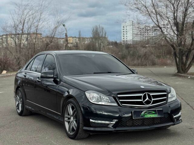 Черный Мерседес Ц-Класс, объемом двигателя 1.8 л и пробегом 182 тыс. км за 11950 $, фото 1 на Automoto.ua