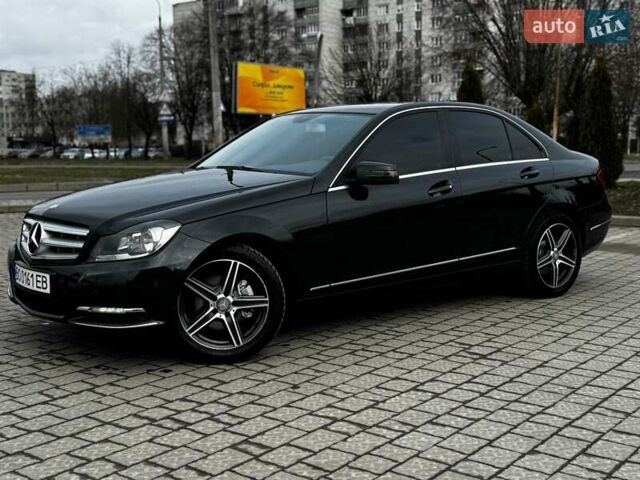Чорний Мерседес Ц-Клас, об'ємом двигуна 2.15 л та пробігом 295 тис. км за 9850 $, фото 1 на Automoto.ua
