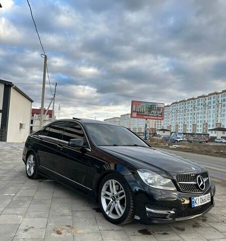Чорний Мерседес Ц-Клас, об'ємом двигуна 3.5 л та пробігом 210 тис. км за 10300 $, фото 1 на Automoto.ua