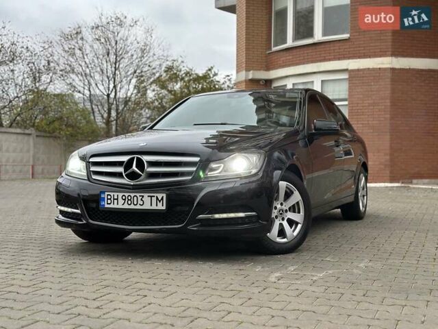 Черный Мерседес Ц-Класс, объемом двигателя 1.6 л и пробегом 208 тыс. км за 12800 $, фото 1 на Automoto.ua