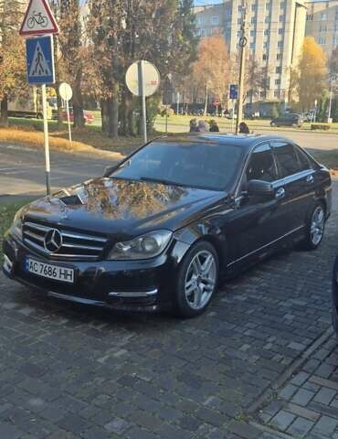 Чорний Мерседес Ц-Клас, об'ємом двигуна 1.8 л та пробігом 152 тис. км за 9800 $, фото 1 на Automoto.ua