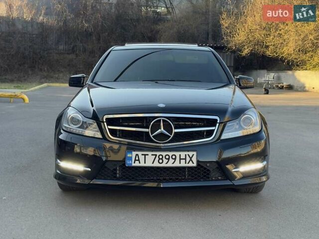 Черный Мерседес Ц-Класс, объемом двигателя 3.5 л и пробегом 165 тыс. км за 13600 $, фото 1 на Automoto.ua