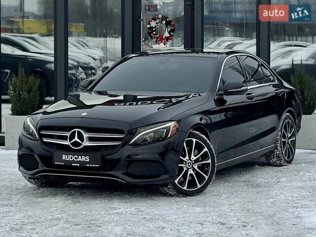 Чорний Мерседес Ц-Клас, об'ємом двигуна 2 л та пробігом 110 тис. км за 18900 $, фото 1 на Automoto.ua