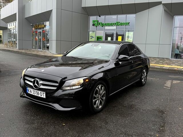 Черный Мерседес Ц-Класс, объемом двигателя 2 л и пробегом 235 тыс. км за 14999 $, фото 1 на Automoto.ua