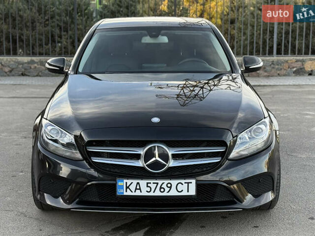 Чорний Мерседес Ц-Клас, об'ємом двигуна 1.99 л та пробігом 170 тис. км за 16500 $, фото 1 на Automoto.ua