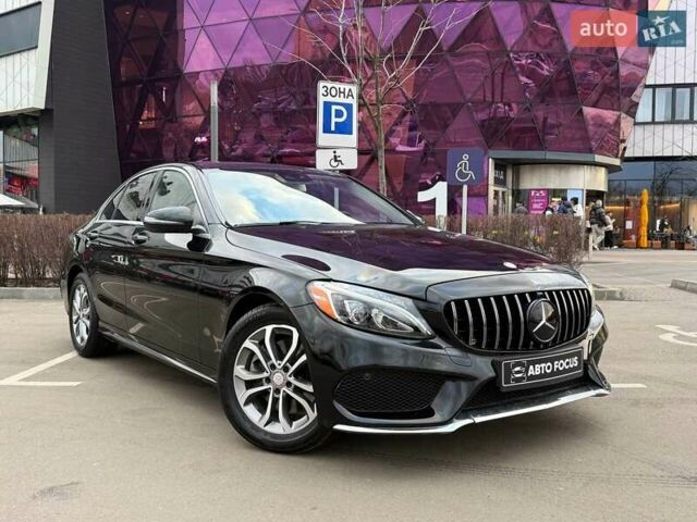 Чорний Мерседес Ц-Клас, об'ємом двигуна 1.99 л та пробігом 135 тис. км за 22990 $, фото 1 на Automoto.ua